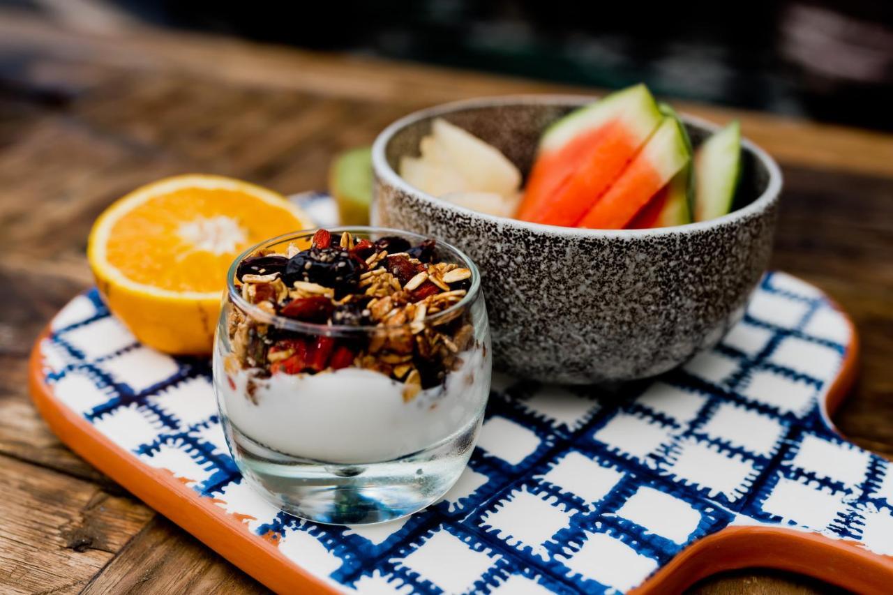 138 Liberdade Hotel Lisboa Εξωτερικό φωτογραφία Fruit and granola