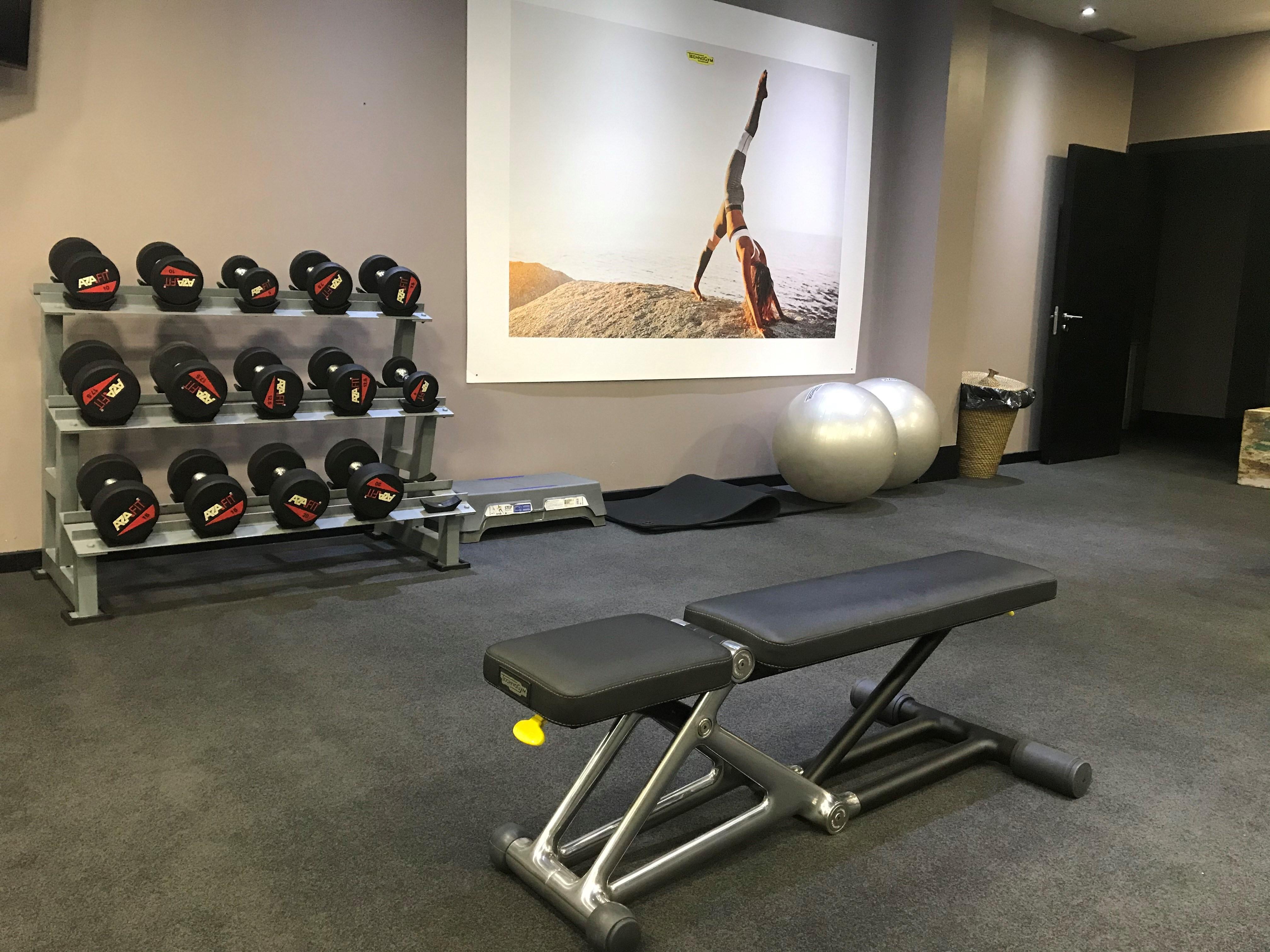 138 Liberdade Hotel Lisboa Εξωτερικό φωτογραφία A weight bench