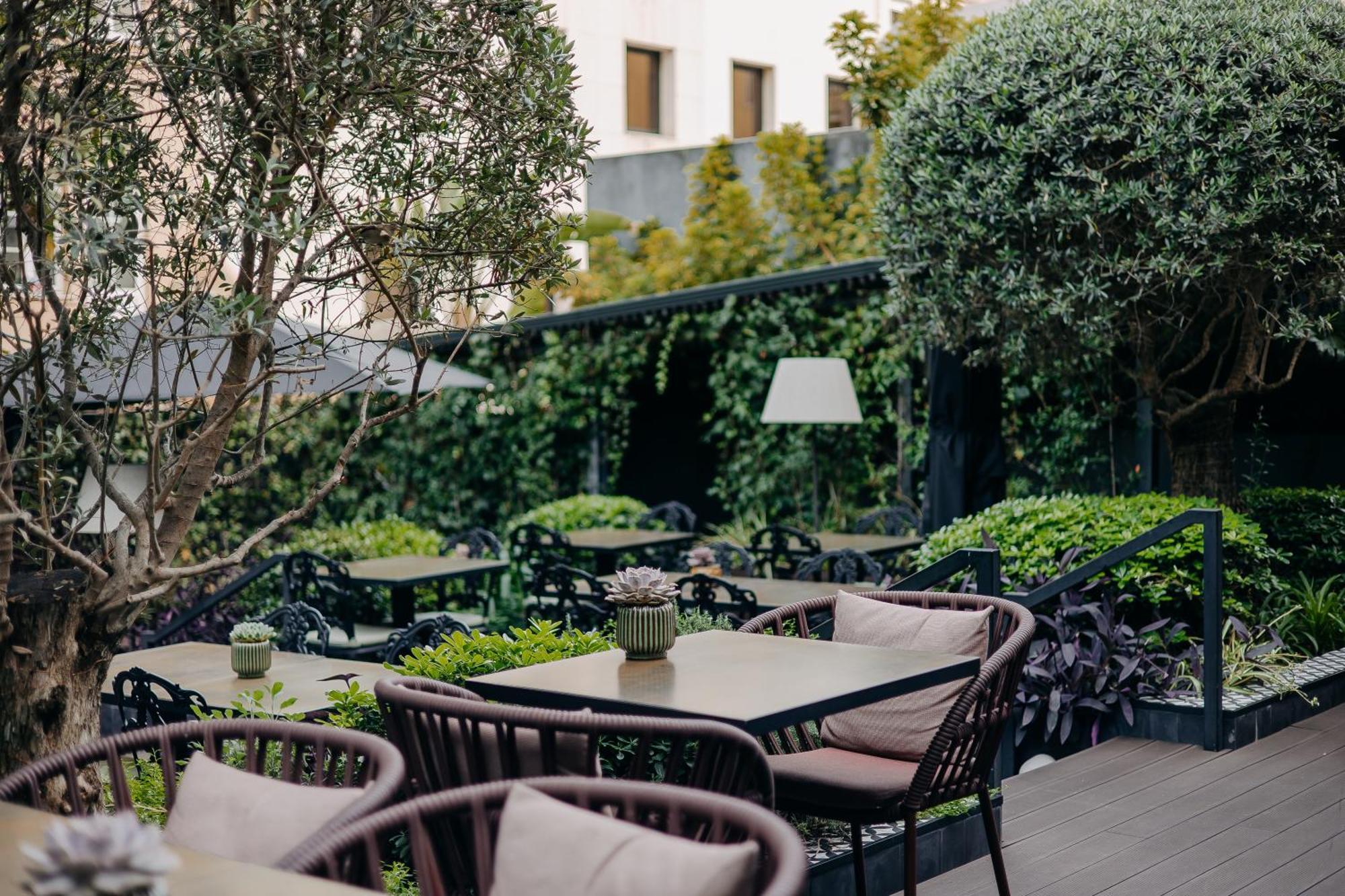 138 Liberdade Hotel Lisboa Εξωτερικό φωτογραφία The garden of the hotel
